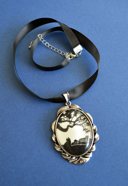 GONE WITH the WIND Choker Necklace - pendant on ribbon - Silhouette Jewelry