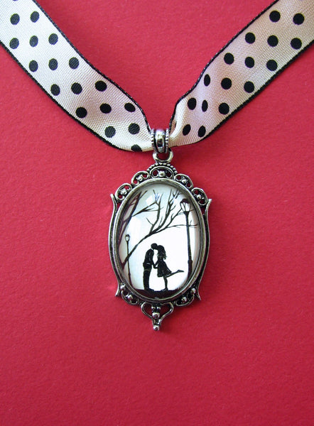 AUTUMN KISS Choker Necklace - pendant on ribbon - Silhouette Jewelry