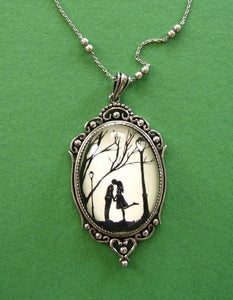 AUTUMN KISS Necklace - pendant on chain - Silhouette Jewelry