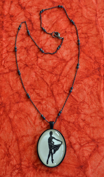 WENDY WHELAN Necklace, pendant on chain - Silhouette Jewelry